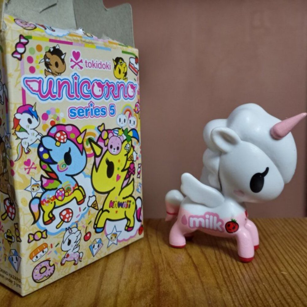 Tokidoki Unicorno Series 5 "Rosa Latte" strawberry milk pony figure